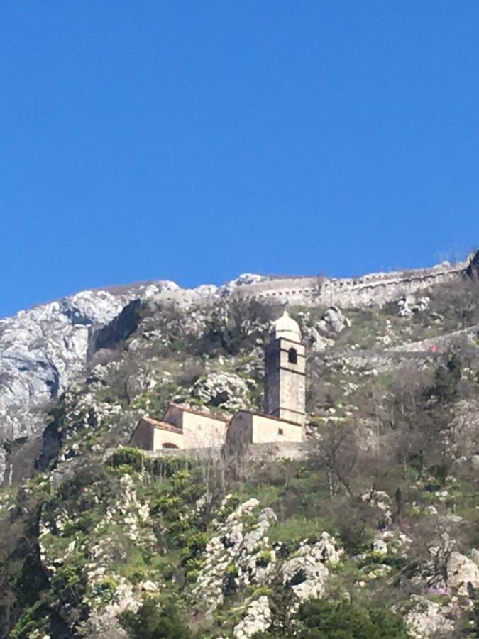 Art House 001 Hotel Kotor Exterior photo