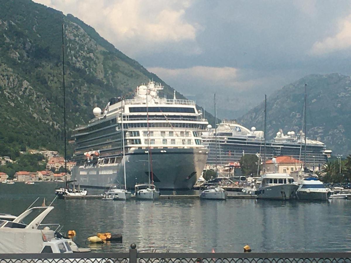 Art House 001 Hotel Kotor Exterior photo