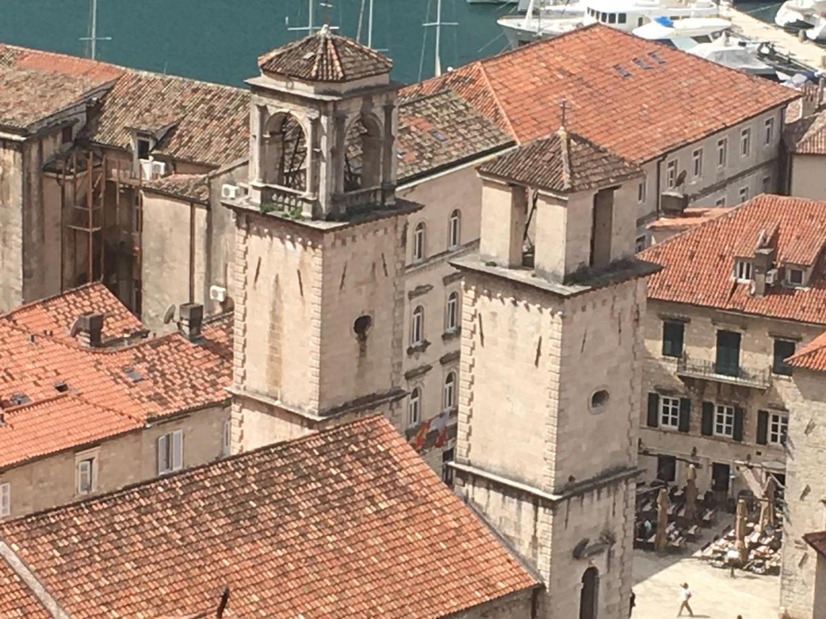 Art House 001 Hotel Kotor Exterior photo