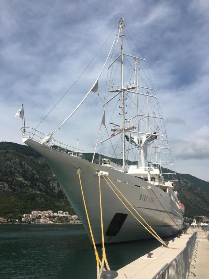 Art House 001 Hotel Kotor Exterior photo